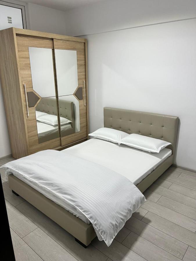 The Bliss Apartment Ramnicu Valcea Exterior photo