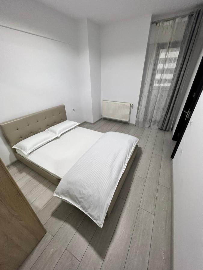 The Bliss Apartment Ramnicu Valcea Exterior photo