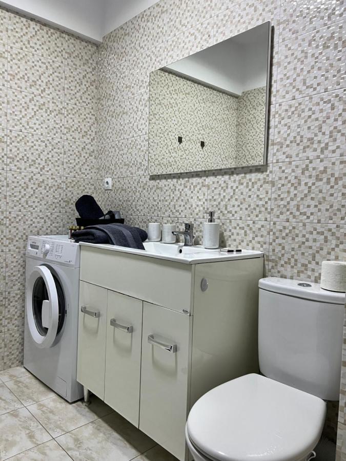 The Bliss Apartment Ramnicu Valcea Exterior photo