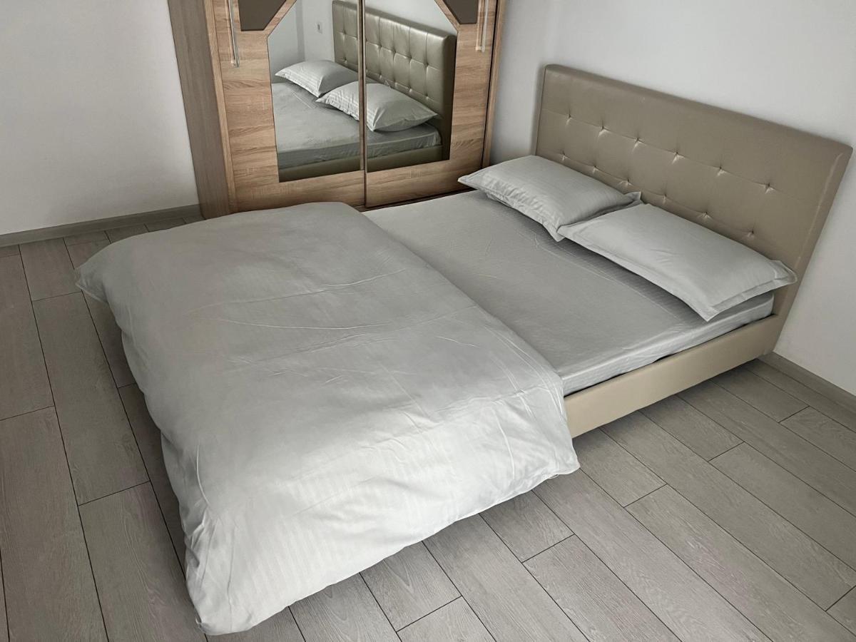 The Bliss Apartment Ramnicu Valcea Exterior photo