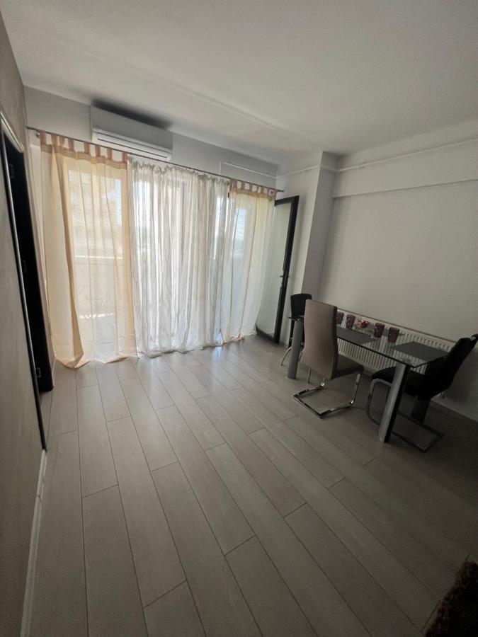The Bliss Apartment Ramnicu Valcea Exterior photo